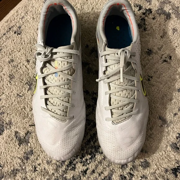 Size 10.5Gold Rush\